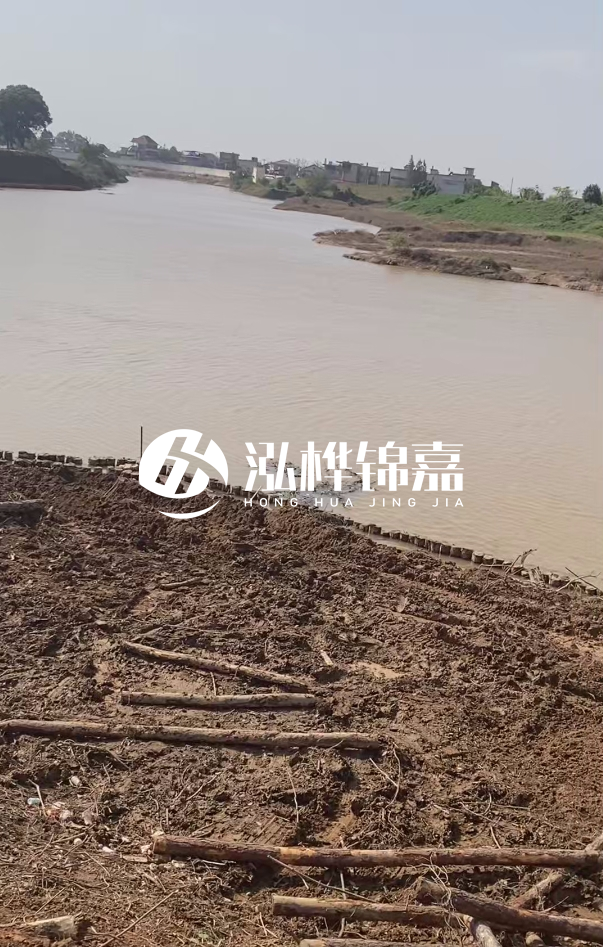 打松木樁施工用什么機(jī)械最好-松木樁施工技術(shù)要求？