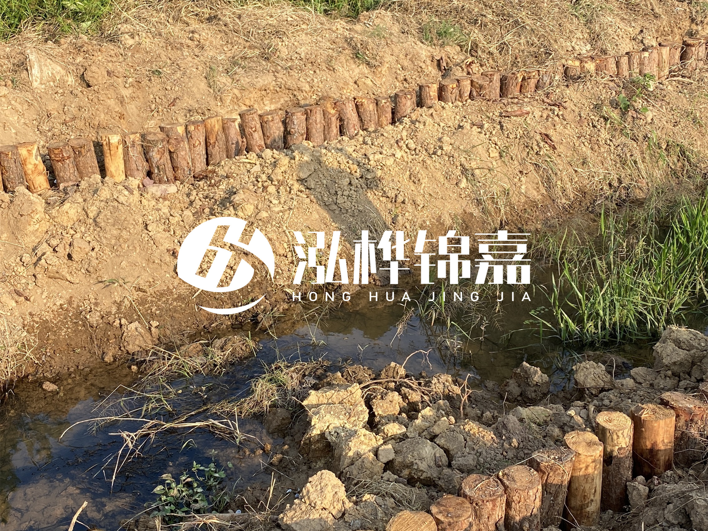 防汛木樁價(jià)格中的施工費(fèi)如何計(jì)算？水下打樁和陸地打樁費(fèi)用差異？