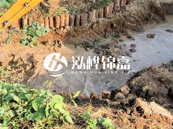 湖南防汛木樁批發(fā)廠家泓樺錦嘉 - 防洪木樁的作用是什么？?