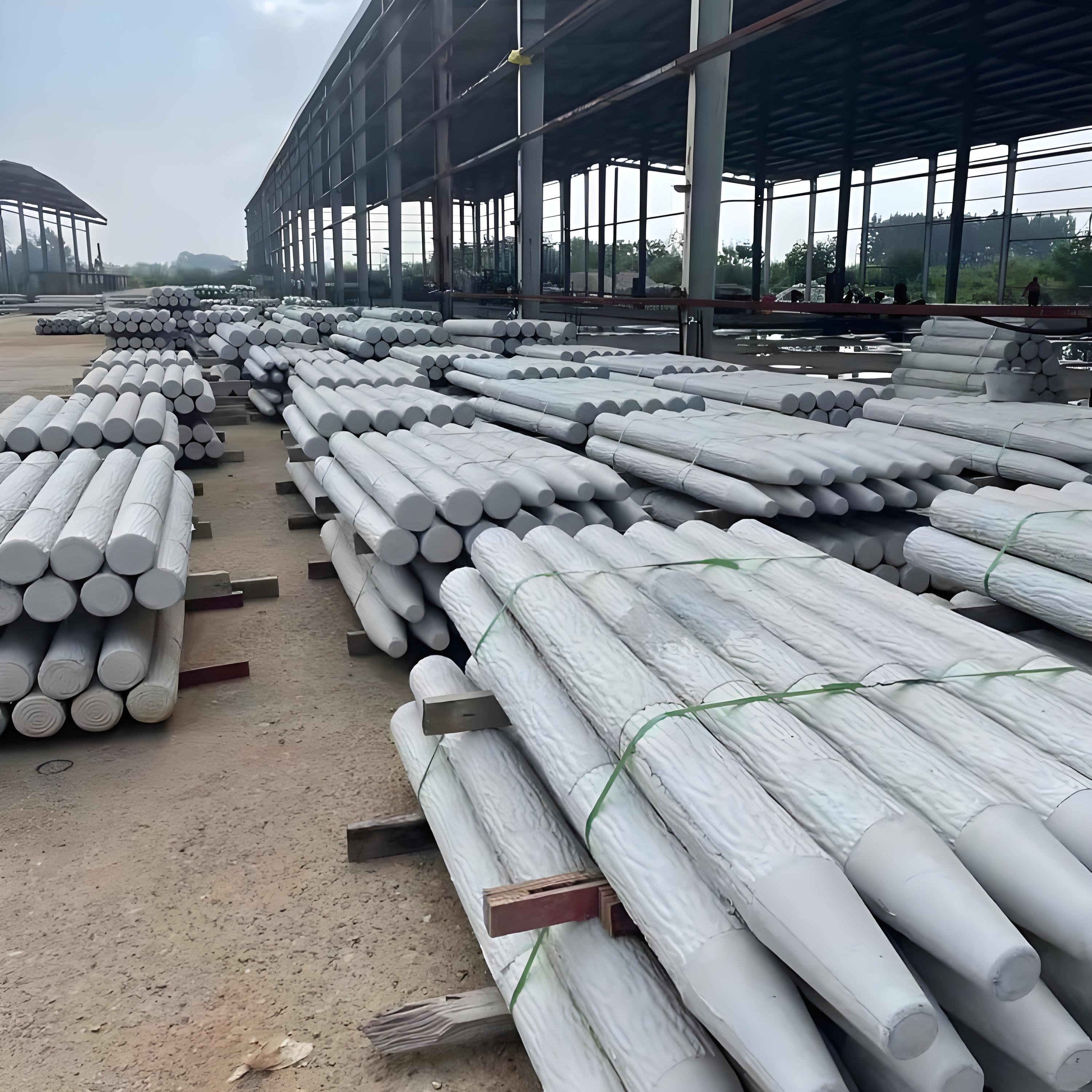 水泥仿木樁廠家泓樺錦嘉-打仿木樁需要打樁機(jī)嗎？